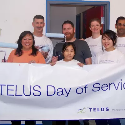 Join A Loving Spoonful’s amazing team of volunteers, meet new people and make a difference in your community. There are a variety of opportunities available to explore. You can sign up as a committed weekly driver, volunteer once per week or simply volunteer when you have time. We appreciate any time you are able to give.